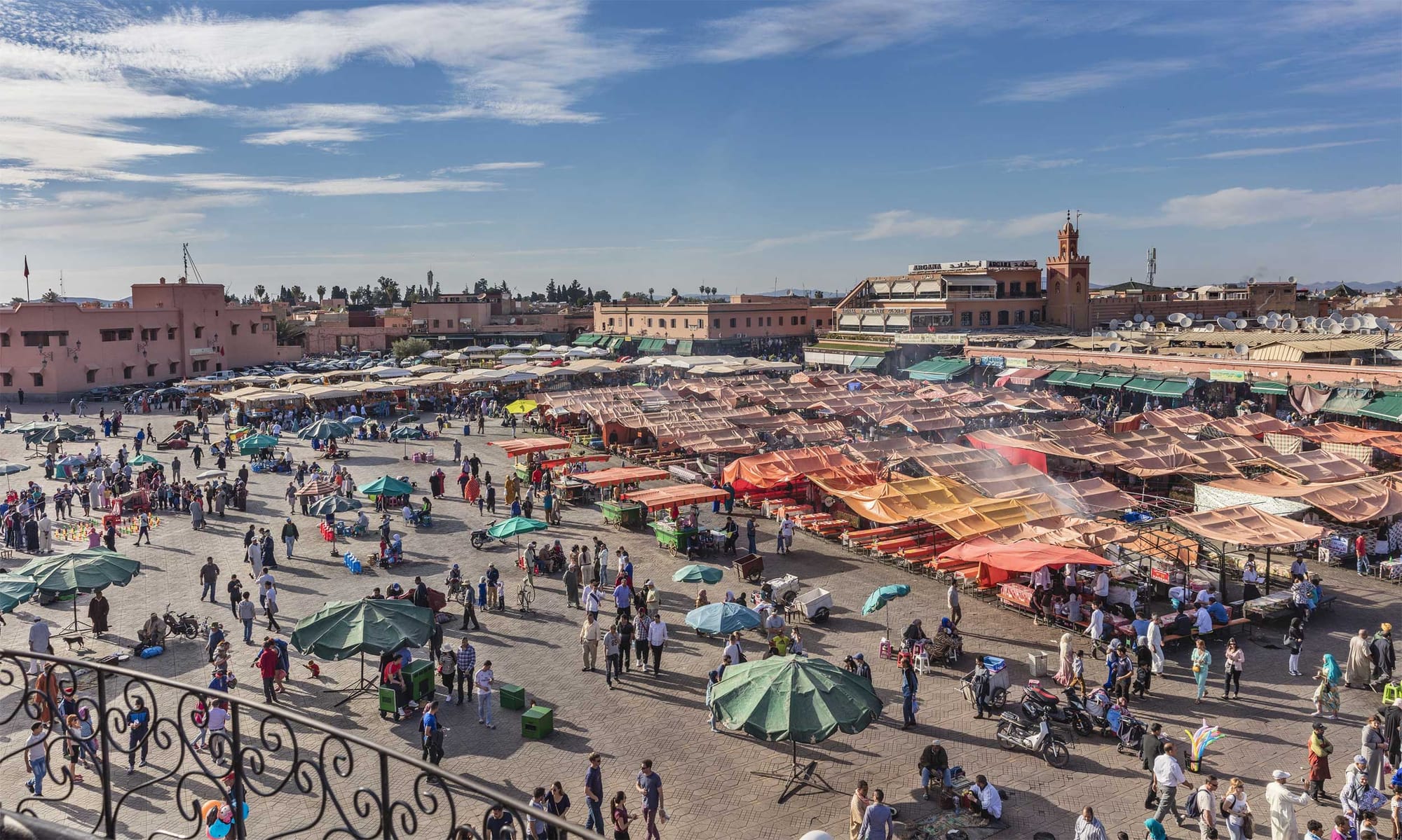 Overhead view of expansive market with stalls.