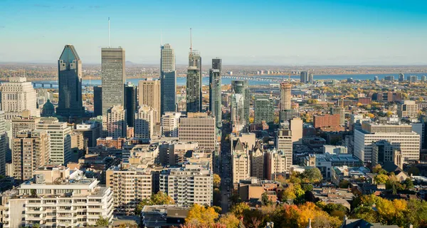 Montréal, Québec, Canada skyline.