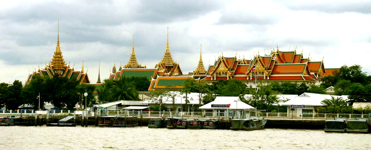 Bangkok Grand Palace - Photo by Mda from Wikipedia