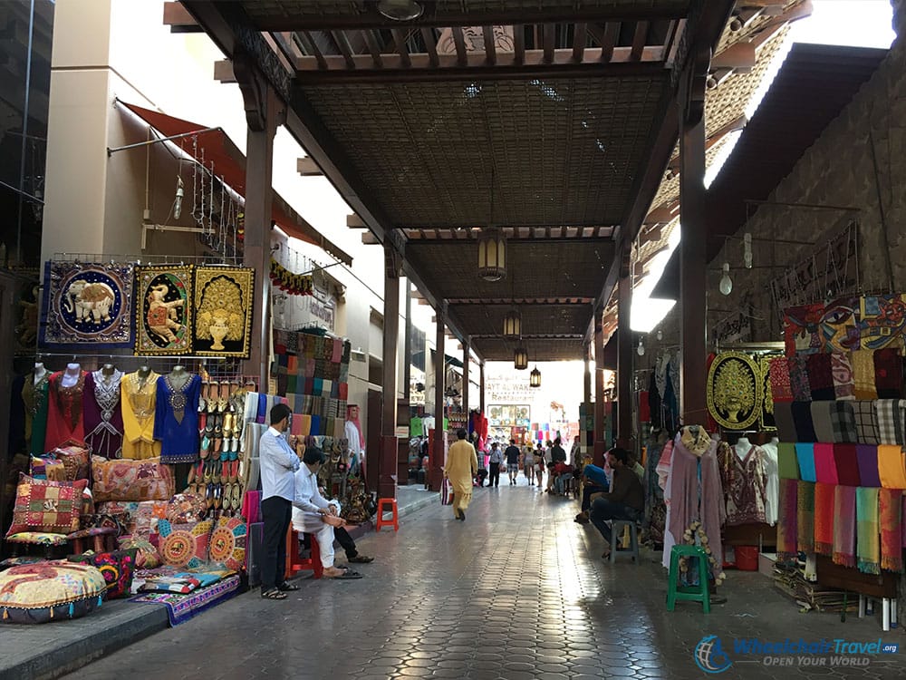 Bur Dubai Souk, Fashion and Souvenirs