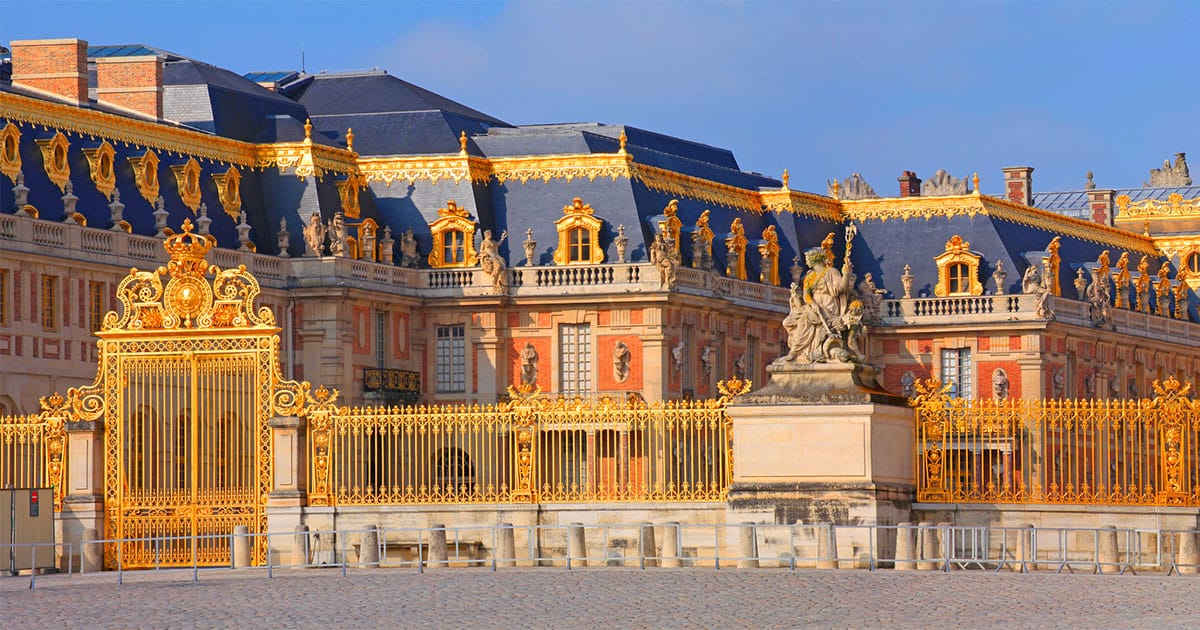 洋書 THE PALACE OF VERSAILLES Summer Tour of the Palace of Versailles - Wheelchair Travel