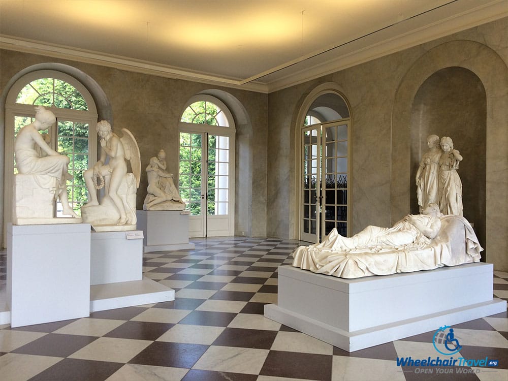 PHOTO DESCRIPTION: Sculptures in Charlottenburg Palace.