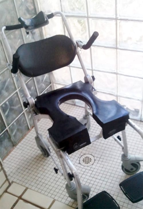 Commode ‘N Shower Chair – Adjustable