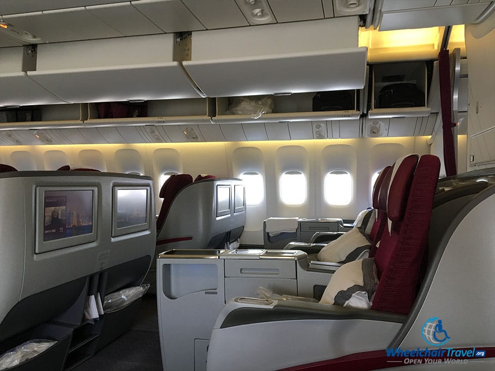 Qatar Airways Boeing 777 business class seats