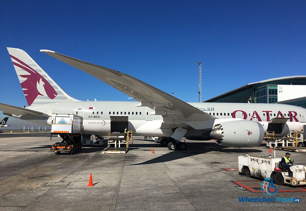 Qatar Airways Boeing 787 at Cape Town International Airport.