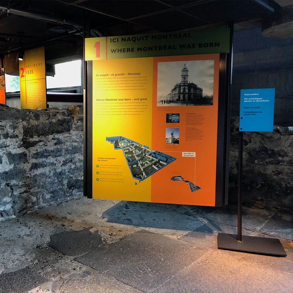 Display in underground excavations.