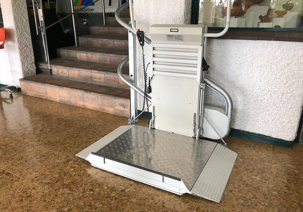 Wheelchair stair lift at Monserrate funicular.