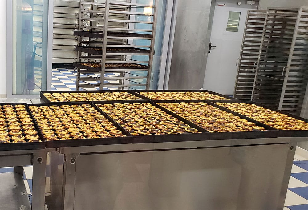 Kitchen where the pastéis de Belém are made.