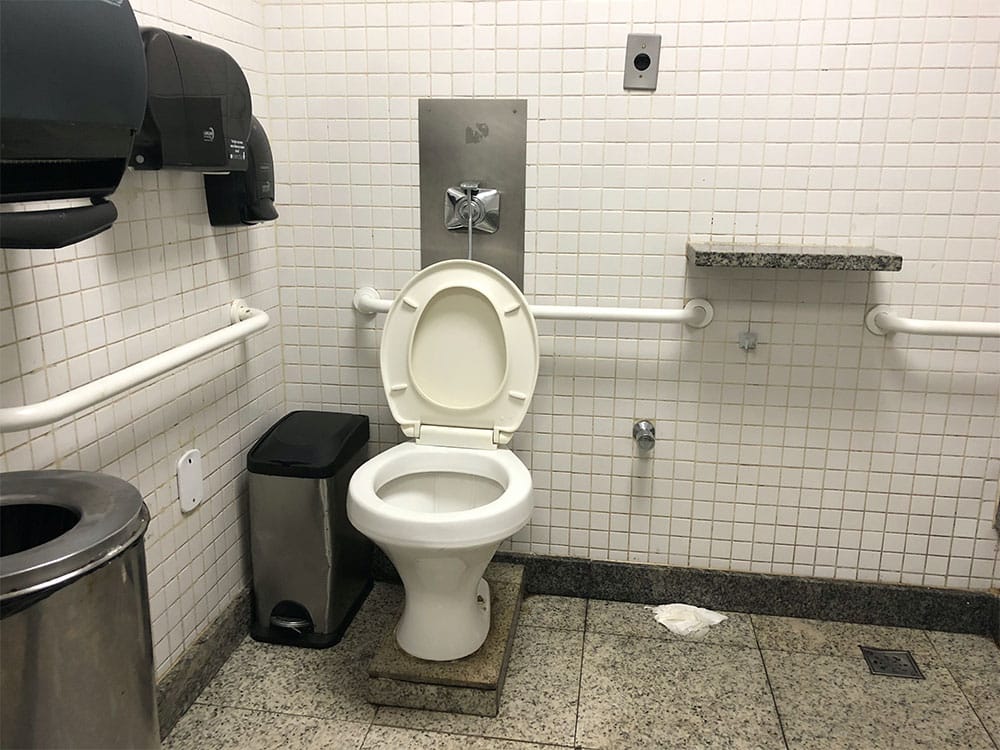 Accessible toilet at GIG airport.