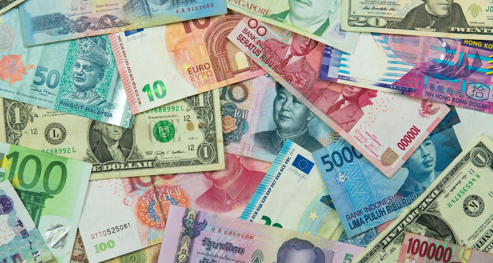 Tips for exchanging foreign currency when traveling abroad.