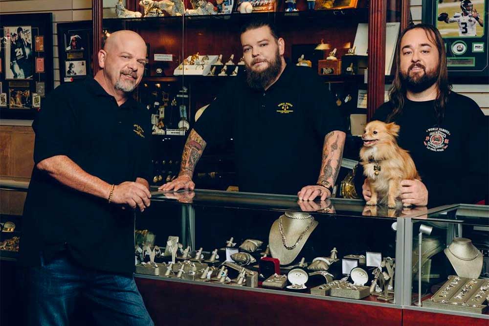 Rick, Corey and Chumlee inside pawn shop.